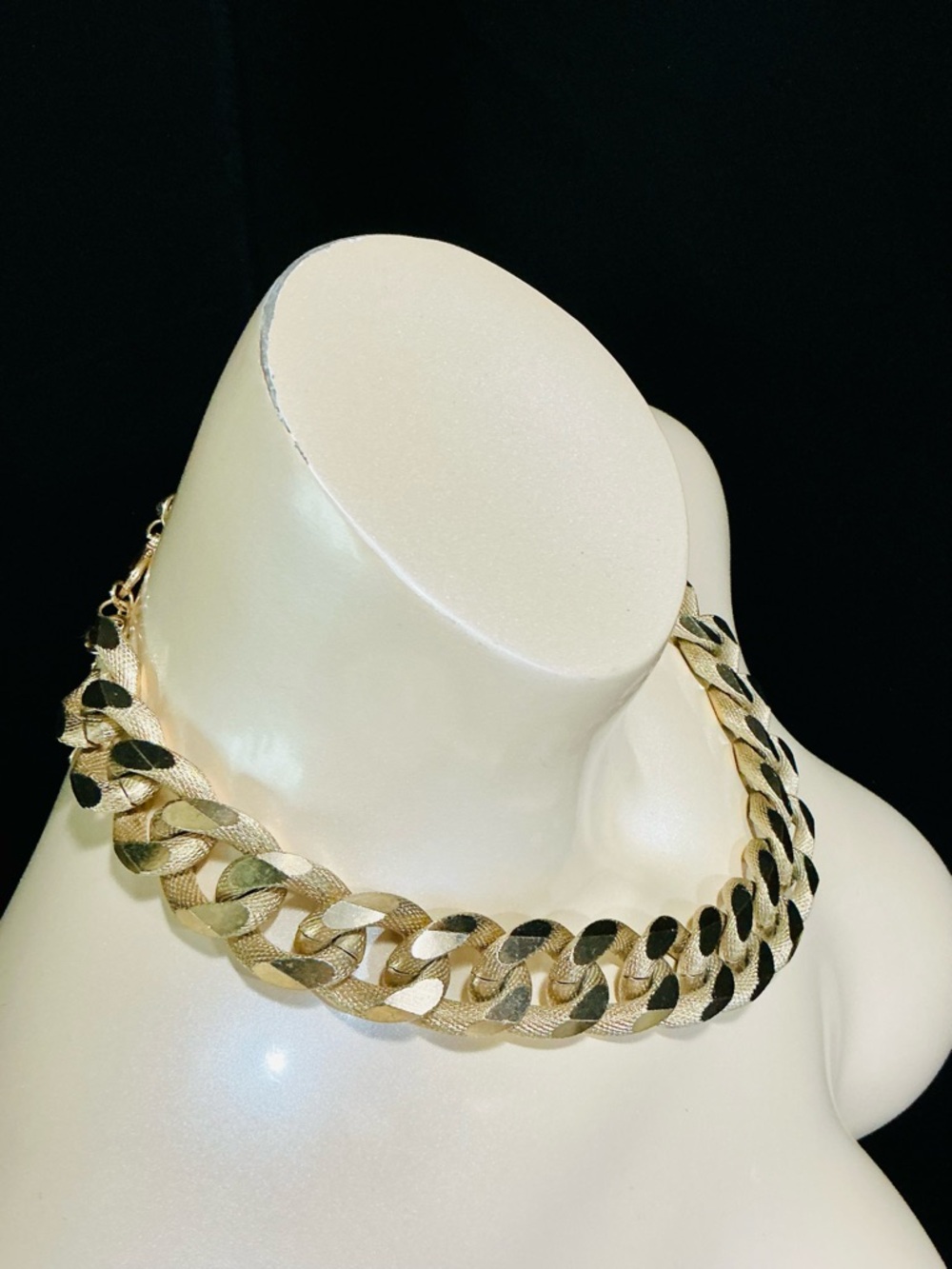 Chunky Cuban Gold-Tone Chain Necklace Festival Bohemian Casual EUC Classic - Picture 5 of 13